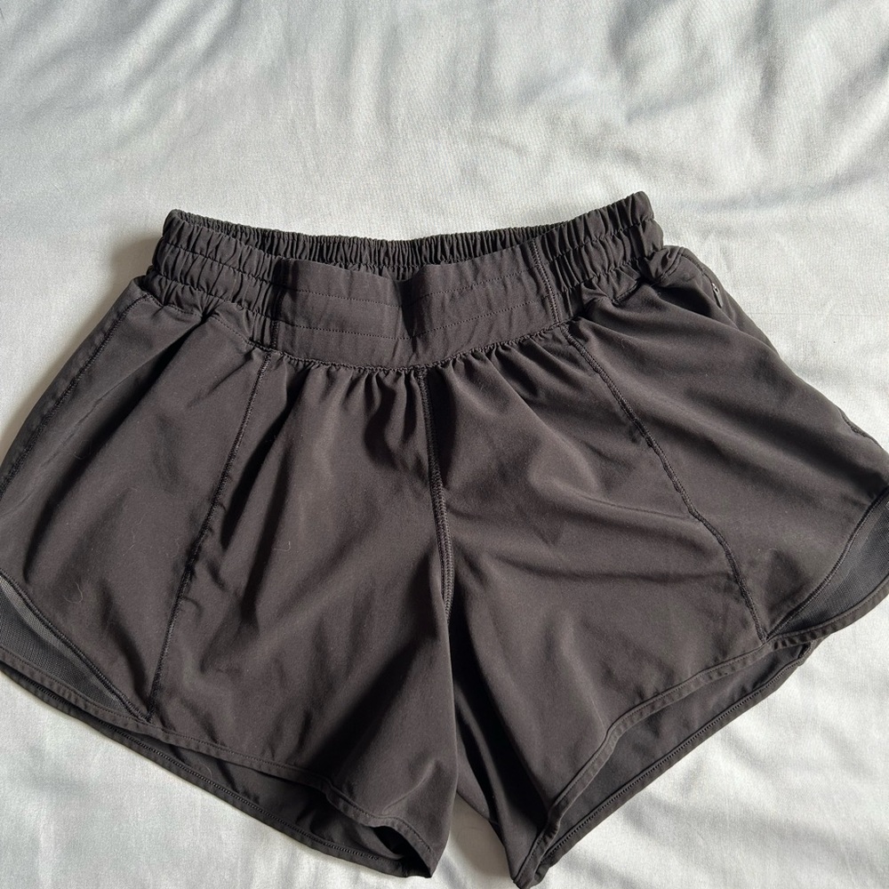 Lululemon Hotty Hot shorts 4”